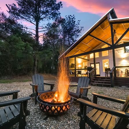 New Farmhouse-Chic Cabin With Hot Tub & Firepit Брокен-Боу Экстерьер фото