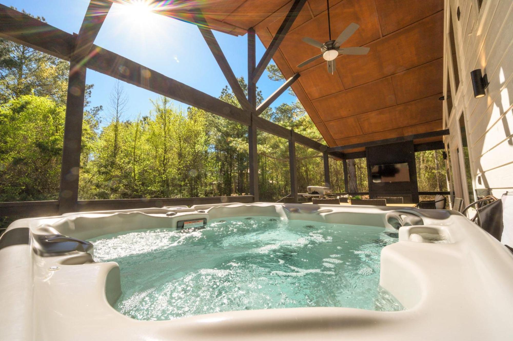New Farmhouse-Chic Cabin With Hot Tub & Firepit Брокен-Боу Экстерьер фото