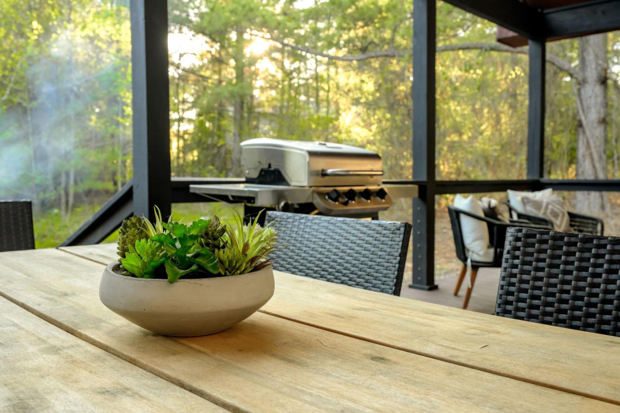 New Farmhouse-Chic Cabin With Hot Tub & Firepit Брокен-Боу Экстерьер фото